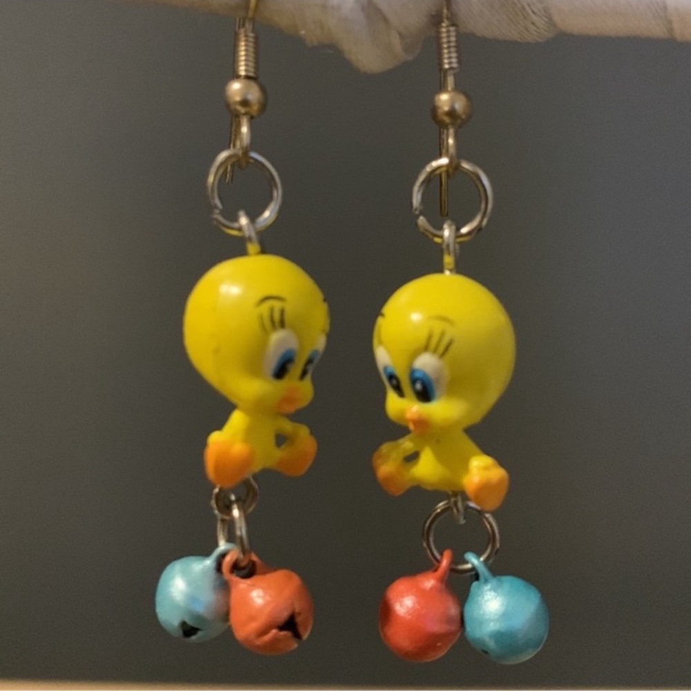 Vintage Tweety Bird earrings yellow with green & red accents Frenchhook dangling